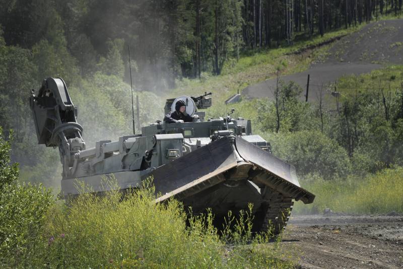 Russie Génie  Engin Blindé de Génie universel ( UBIM 