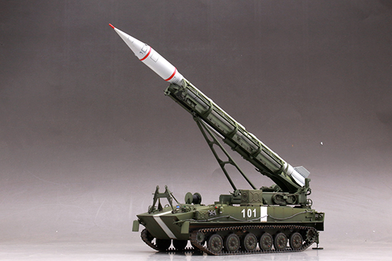 URSS Artillerie Sol Sol Système de missiles tactiques 2K6 Luna
