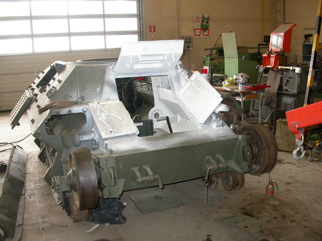 fcm36_restauration_chassis_avant.jpg