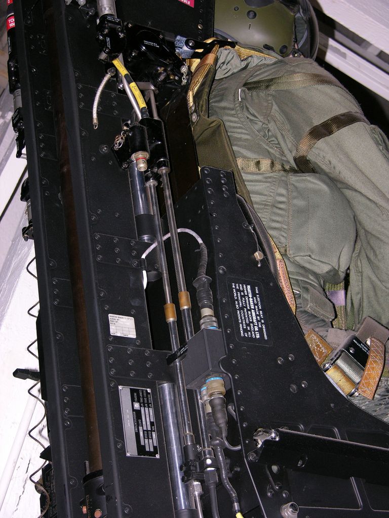 Siège éjectable Conteneur Parachute – Maquette F-4 Phantom – Martin Baker