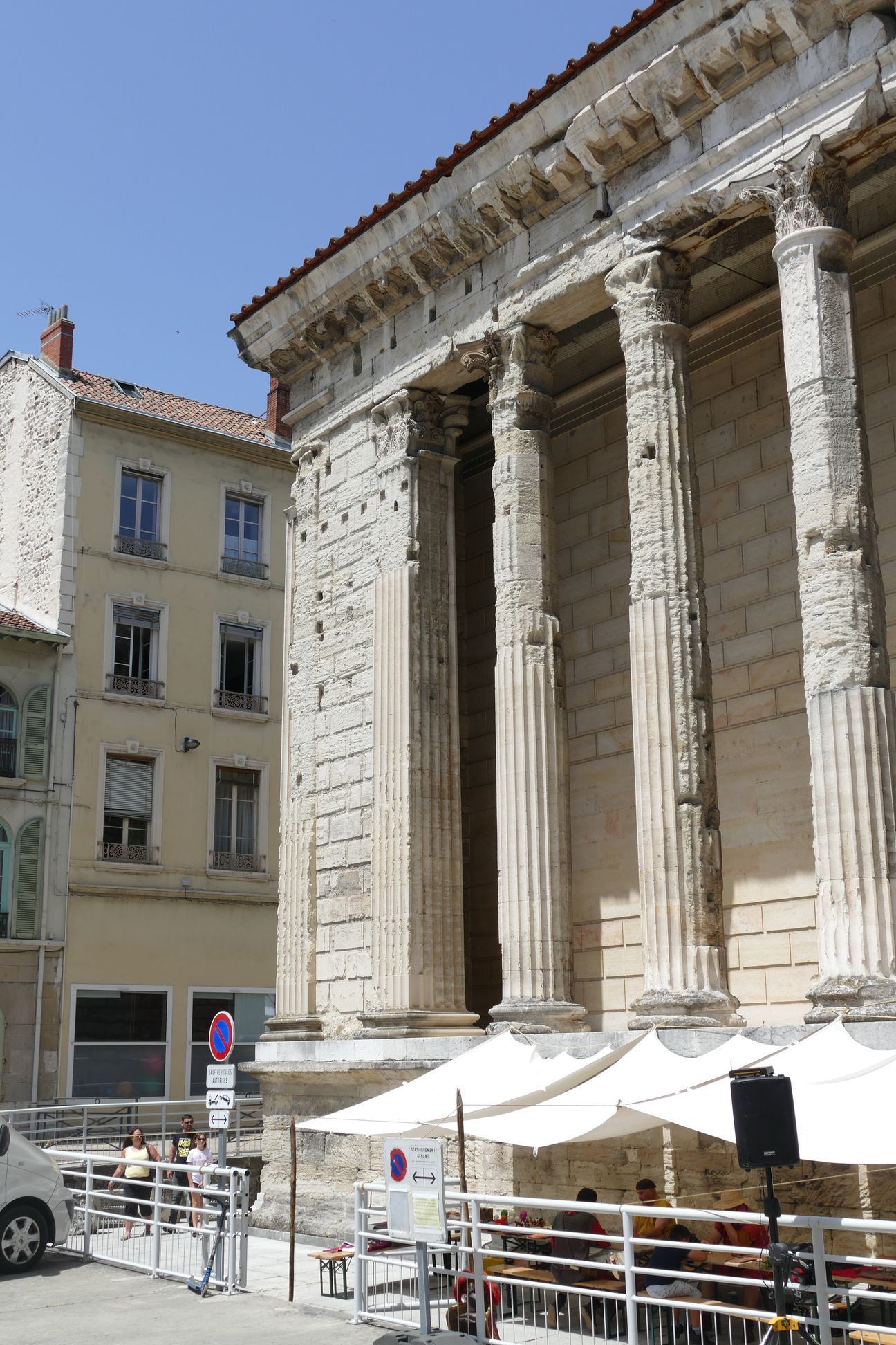 Temple d'Auguste et de Livie, France | Obelisk Art History