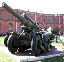 Obusier B4 203 mm M1956 St Petersbourg