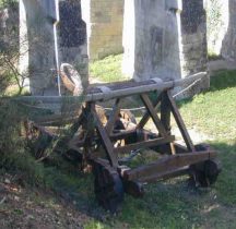 Militaria Moyen Age Catapulte ou Onagre Chinon