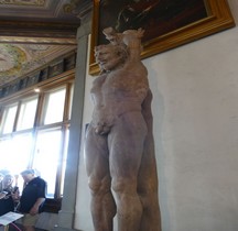 Statuaire Rome Marsia Rosso Florence Uffizzi