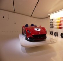 Ferrari 2016 Monza SP 2 Modène Museo E Ferrari