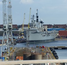 Porte aéronefs HMS Illustrious  R06