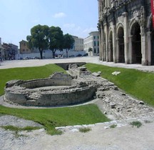 Gard Nimes Enceinte Amphithéatre