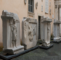 Rome Rione Campo Marzio Temple d' Hadrien Reliefs Musée Capitole