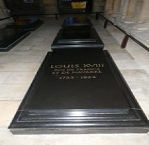 Seine St Denis St Denis Basilique 6.7.1  Louis XVIII Tombe
