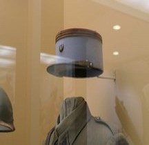 1943  7e Régiment de Spahis de souveraineté (7e RSAS ) Képi Saumur