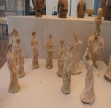 Grande Grèce  Apulie Statuettes  Naples MANN