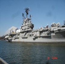 Porte avions USS Intrepid CV 11 New York