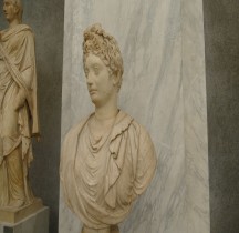 Statuaire 3 Empereurs 2.2 Julia Titi Vatican