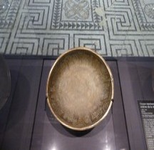 1 Mobilier Médiéval Coupe d'Achilles  BnF Nimes