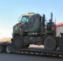 Oshkosh M1070 Truck Tractor