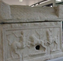 Sarcophage France Arles Sarcophage aux Centaures  ou de Flavius Memorius Arles MAA