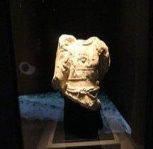 Gard Nimes Augusteum Buste Cuirassé Nimes MR