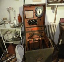 2eGM 1944 Verbandkasten Caisse Allemagne Appreil Radiologie Campagne mobiles Röntgengerät Agde