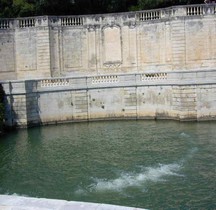 Gard Nimes Augusteum Jardins Fontaine  Source Nemausus