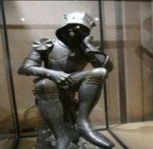 1 Statuaire XV° 1480 Guerriero dormiente Hans Klocher Museo Stibbert Florence