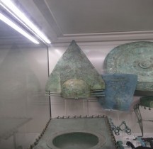 Militaria Villanoviens Casque Rome MNE