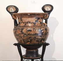 Grande Grèce Apulie Cratère à Volutes  Naples MANN