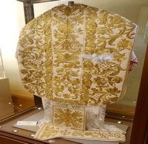Vêtements Habit Eglise  XVIIIe siècle Planête ou Chasuble Eveque 1800 Ravenne Museo archivesco