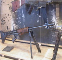 Fusil Assault Fallshirmjager gewehr 42 Paris