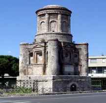 Curti Capua Antica Mausoleo  la Conocchia