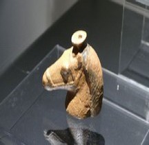 Etrurie Ceramique Aryballe Tete de cheval Nimes MR