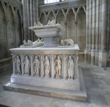 Seine St Denis St Denis Basilique.Tombeau des Orleans