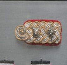 0 Uniforme Epaulette General der...  Saumur