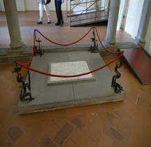 Florence Basilica san Lorenzo  Crypte Tombe de Donatello