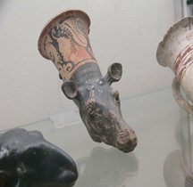 Etrurie Céramique Rhyton Vache Vulci Bruxelles