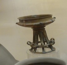 Villanovien Céramique Vase Tripode  Bologne MCA
