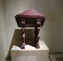 Sarcophage France Caylus  Sarcophage Funéraire Porphyre ( Remploi)  Urne de Caylus Louvre