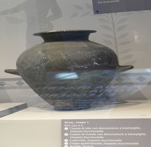 3.1 Villanovien Vase Russi Classe Musée