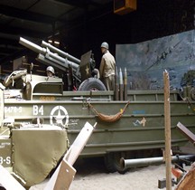 DUKW  Avec Obusier HM 2 Overloon