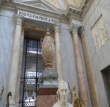 Rome Rione Campo Marzio Mausolée Auguste Urne Funeraire Gens Augusta Vatican