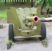 Canon anti Char 6 pounder Moscou