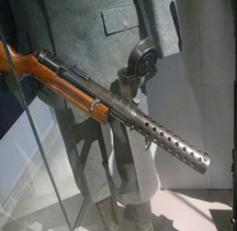 PM Bergmann Maschinenpistole 18 Paris