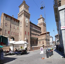 Ferrare Castello Estense Exterieur