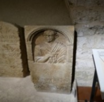 Stèle Funéraire Caius Pompeus Anteron France Beziers