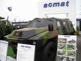 ACMAT TCM 420 BL 6 Eurosatory 2004