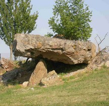 Vienne.Saint-Leger-de-Montbrillais Dolmen de la Fontaine