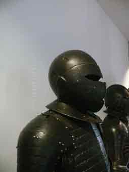 1580 Armure Anime Paris