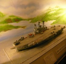 Porte Avions HMS Ark Royal (R09) 1950  Maquette Yeovilton