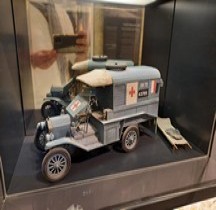 Ford T 1917 Early Ambulance Maquette Reims