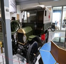 Ford T 1917 Ambulance 1e Guerre Mondiale RLC Museum Winchester