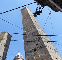 Bologna le Torre Torre delle Asinelli